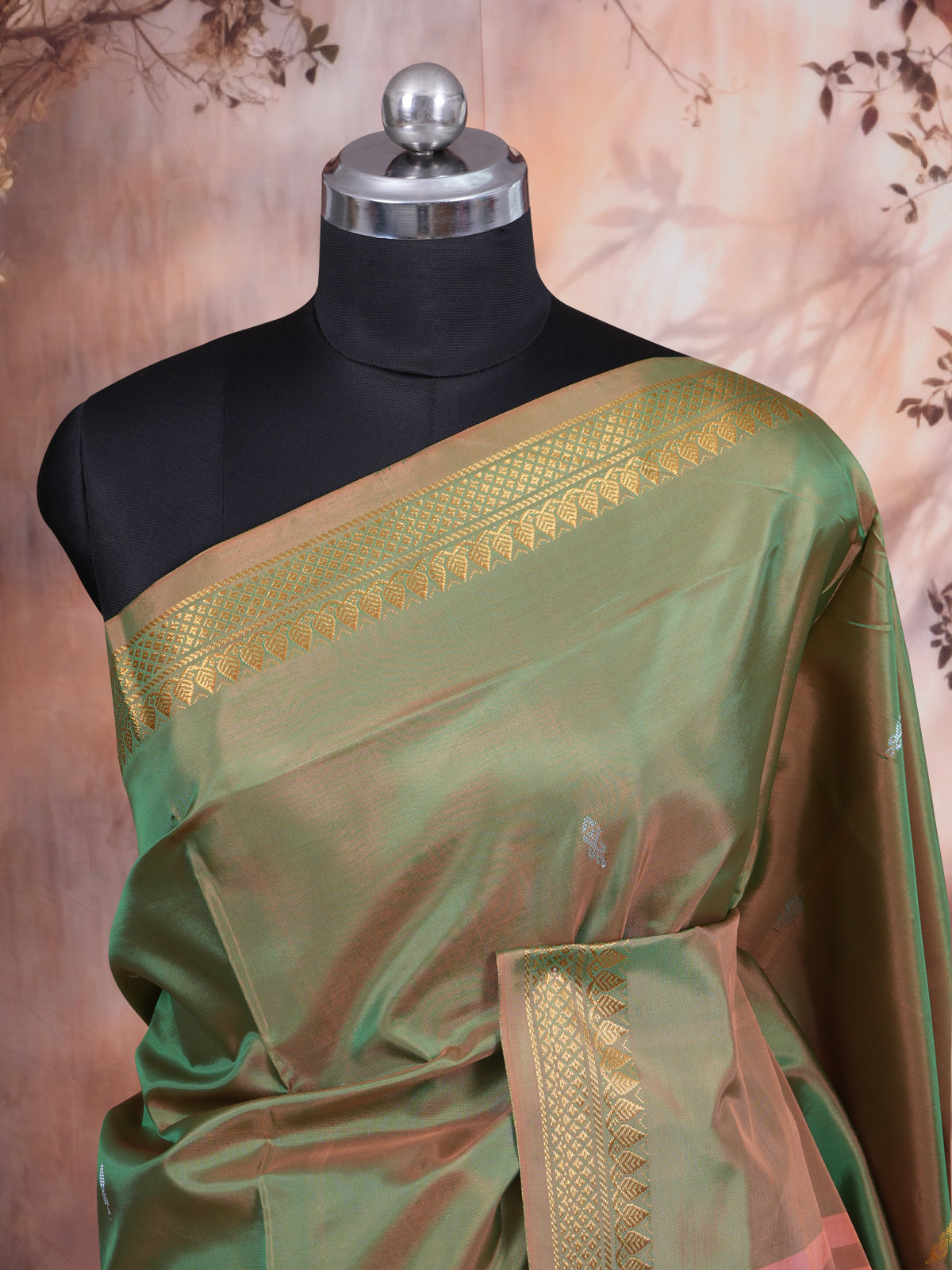 Olive Green with Pastel Pink and Beige Munthi Vaalai Naar Pattu Saree