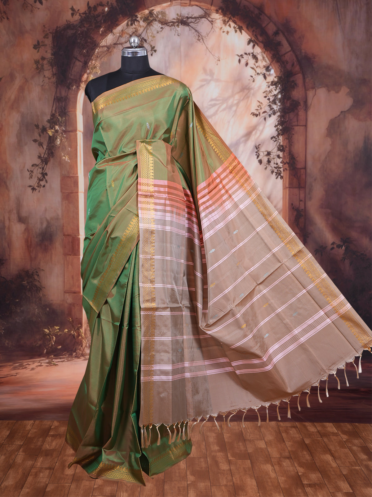 Olive Green with Pastel Pink and Beige Munthi Vaalai Naar Pattu Saree