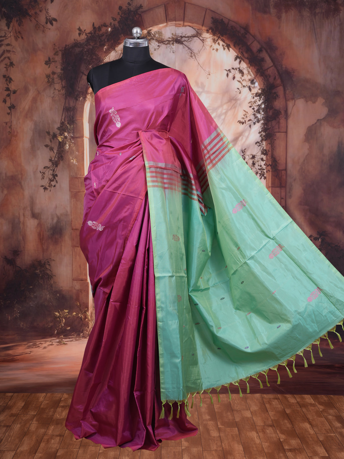 Magenta Pink with Sea Green Vaalai Naar Pattu Saree