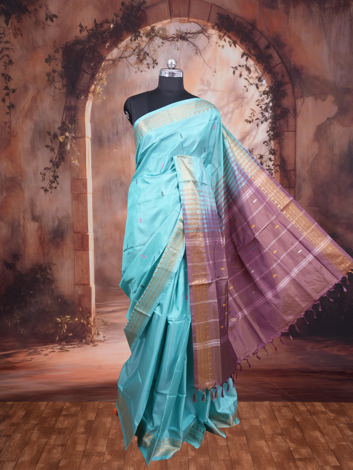 Sky Blue and Mauve Vaalai Naar Pattu Saree