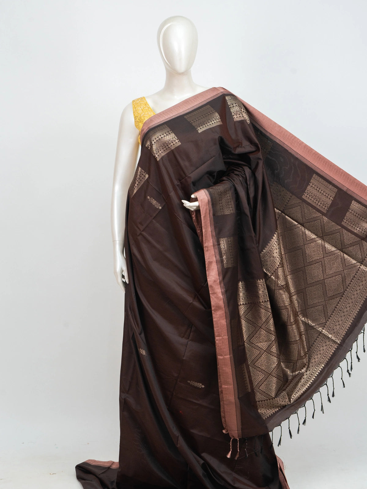 Dark brown Kanchipuram Fancy Silk saree with dusty rose contrast zari border and diamond-lattice zari pallu