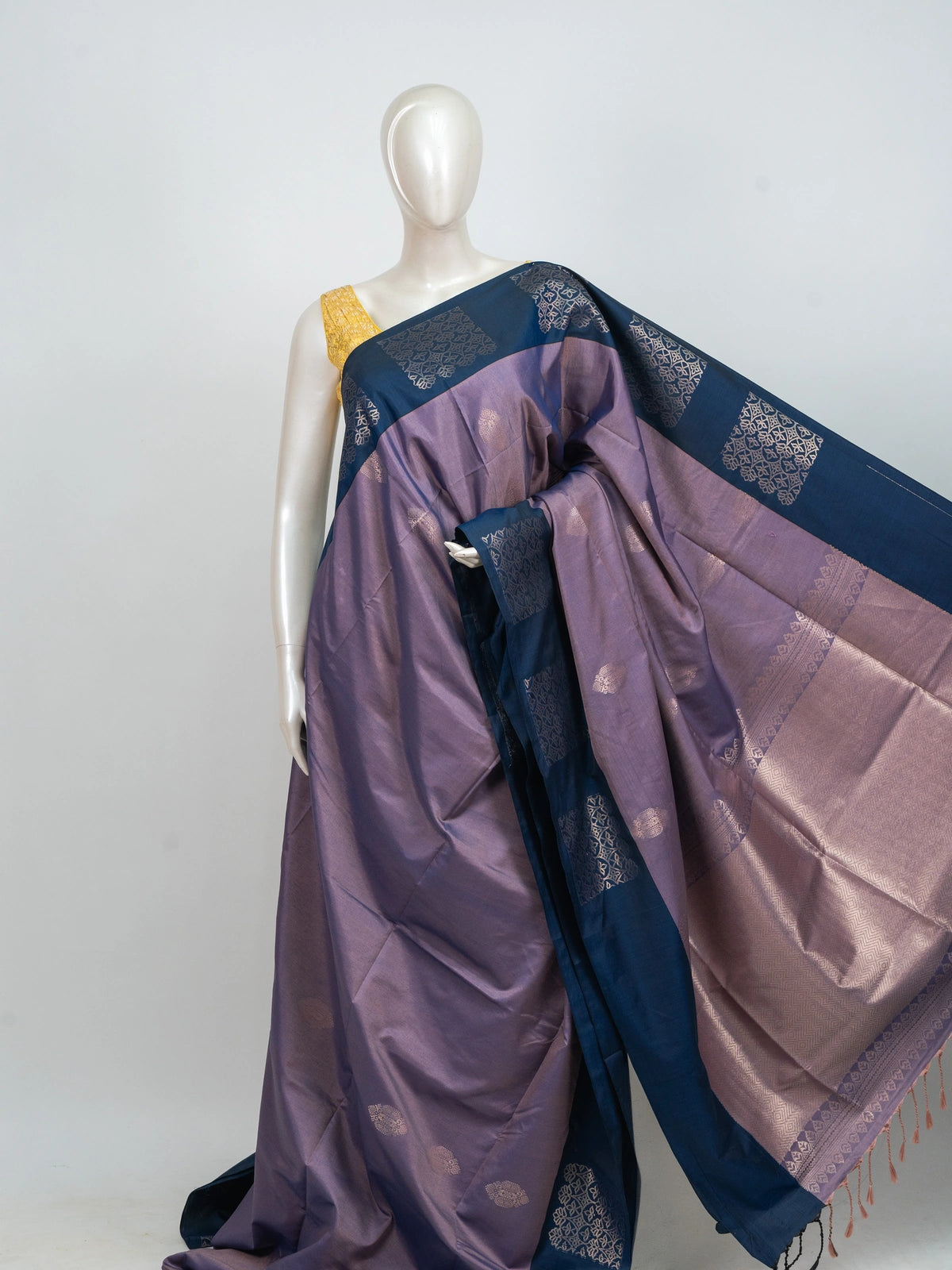 Mauve Kanchipuram fancy silk saree with navy blue contrast border and silver zari pallu