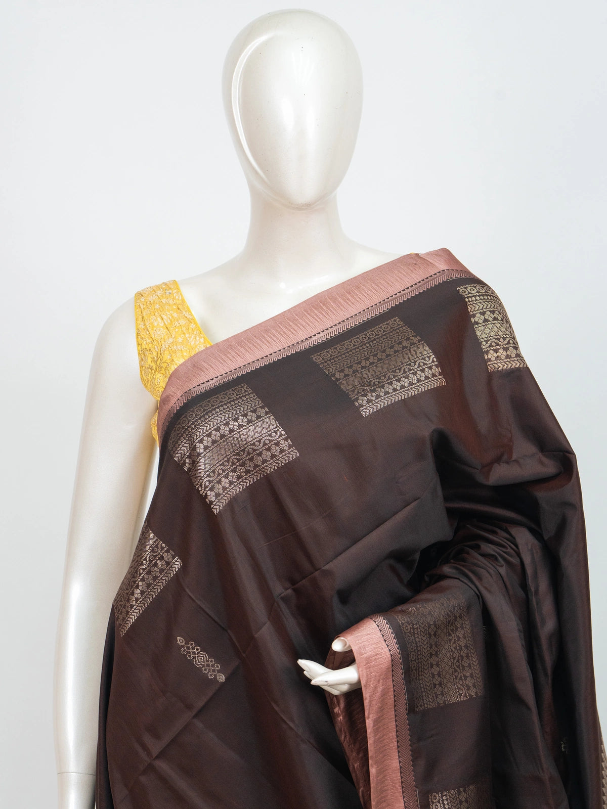 Dark brown Kanchipuram Fancy Silk saree with dusty rose contrast zari border and diamond-lattice zari pallu