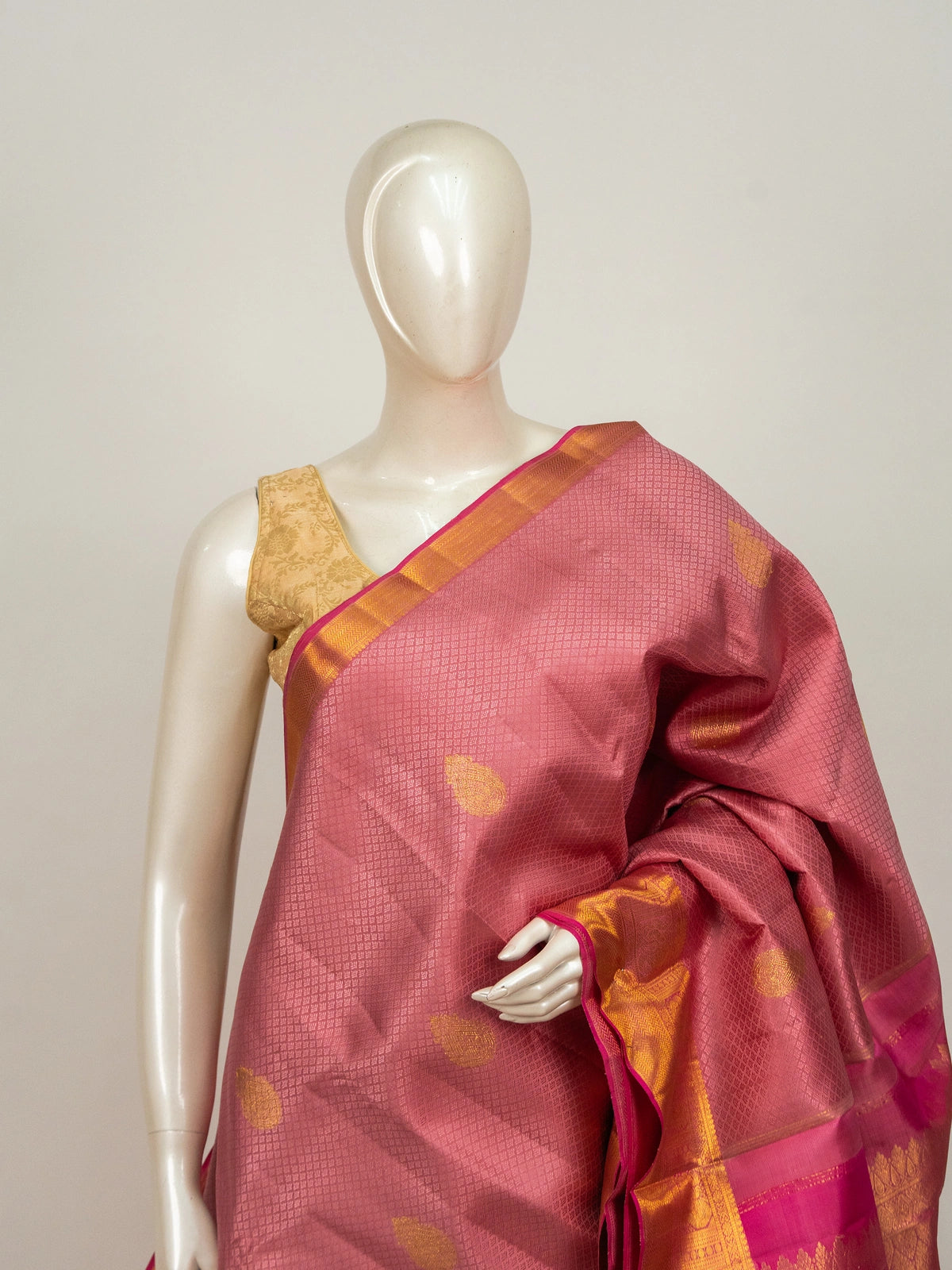 Rose pink pure Kanchipuram silk saree with contrast magenta gold zari border and brocade pallu