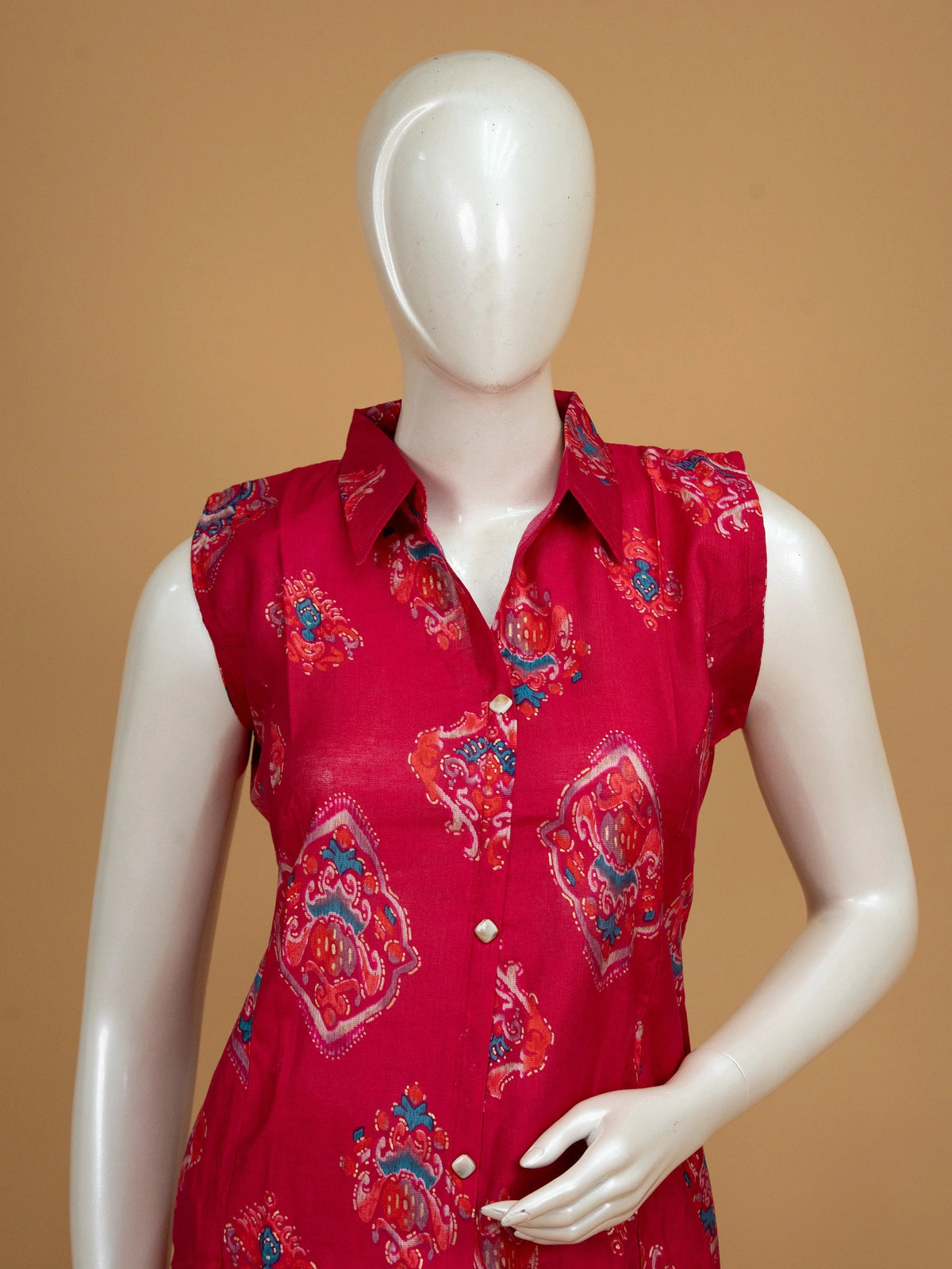 Red Ikat printed cotton sleeveless shirt-collar co-ord kurti set with palazzo pants and beige dupatta
