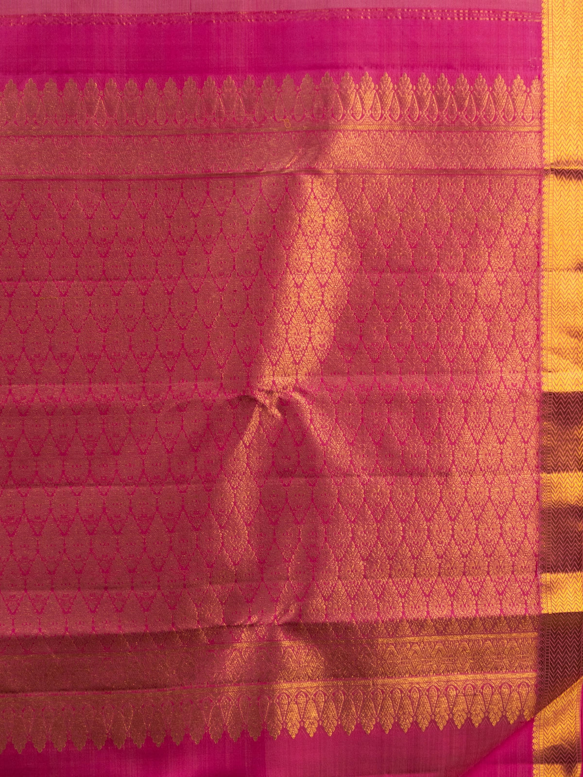 Rose pink pure Kanchipuram silk saree with contrast magenta gold zari border and brocade pallu